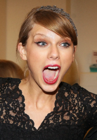 taylor-swift-surprised-face-carole-king-beautiful-4a47e797-9b4c-4c4f-abe8-e6d262eec83e.png