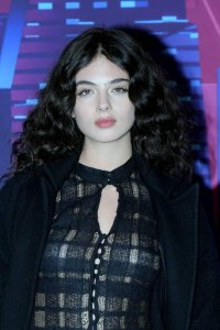 deva-cassel-tv-show-catte.jpg