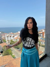 ddlovato_1745949710877.jpg
