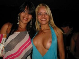 Amatoriale - Mia Cugina Francesca Non Si Accorge Della Sua Tetta (Lecce Tel 0832782452).jpg