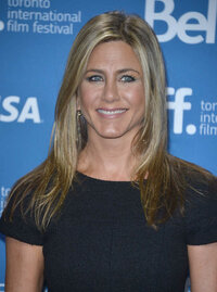 Jennifer_Aniston_-_Life_of_Crime_press_conference_5.jpg