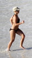 51451_Britney_Spears_-_Bikini_candids_from_a_Carribbean_beach_051909_3444_122_65lo.jpg
