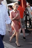 Kylie Minogue Canal Plus Cannes 052014_54.jpg