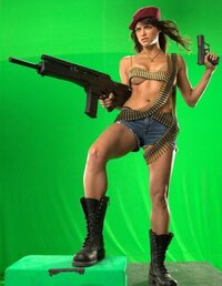 Production-Photos-Michelle-Rodriguez-machete-28207665-646-832.jpg