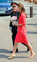 kate-middleton-visits-an-m-pact-plus-counselling-programme-in-london-july-2014_14.jpg