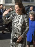 kate-middleton-style-visiting-the-turner-contemporary-gallery-in-margate-march-2015_26.jpg