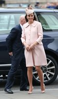 kate-middleton-seen-out-in-london_1.jpg