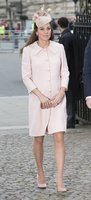 kate-middleton-seen-out-in-london_7.jpg
