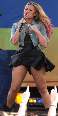 demi.jpg