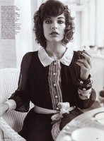 Milla_Jovovich_Vogue_UK_April_4_123_395lo.jpg