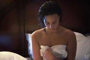 demi_lovato_vanity_fair_october_2015_mAiEHlvG.sized.jpg