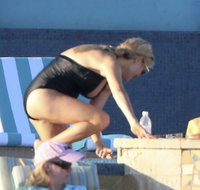 Reese-Witherspoon-in-Black-Swimsuit--22.jpg