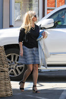 reese-witherspoon-out-in-la-8316-1.jpg