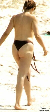 barbara%20d'urso%20in%20perizoma%20al%20mare.jpg