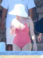 reese-witherspoon-red-swimsuit-on-vacation-in-cabo-san-lucas-030116-14.jpg