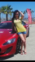 Bianka-Nascimento-posing-on-her-car.jpg