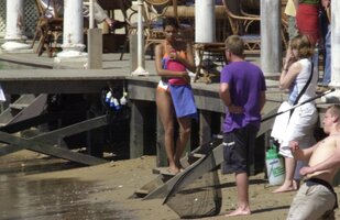 HalleBerryOnTheSetOfJamesBondDieAnotherDayInSpain (10).jpg