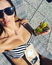 serena garitta in bikini.jpg