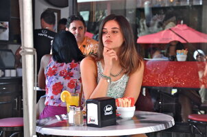 Neva Leoni in Miami Beach 01.jpg