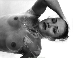 cameron-diaz-nuda-seno-hot-2.jpg