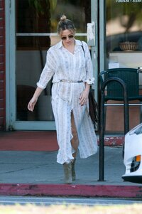 Kate-Hudson-in-Long-Dress--24.jpg