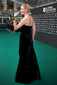 Uma+Thurman+Kill+Bill+Vol+1+Photocall+12th+bP6iQkCZiWhx.jpg
