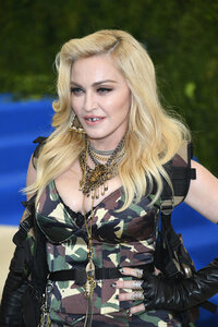 Madonna-Met-Gala-2017-Red-Carpet-Fashion-Moschino-Tom-Lorenzo-Site-5.jpg