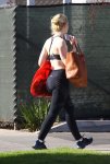 58337618_elle-fanning-gym-ready-style-beverly-hills-12-02-2017-9.jpg