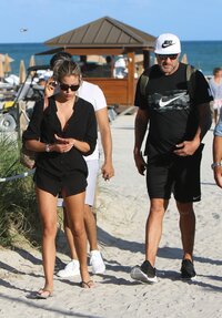 58572345_hqcelebcorner-16.jpg
