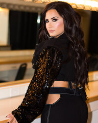 ddlovato_3___BebU-EaldGe___.jpg