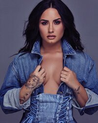 ddlovato___BfhDZehF1sp___.jpg
