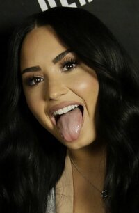 demi4.JPG