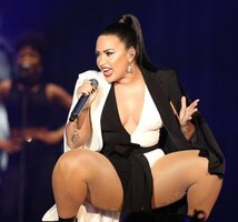 demi6.JPG