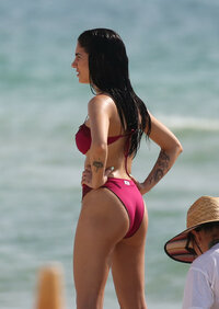 106078015_hqcelebcorner-74.jpg