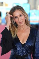 sarah-jessica-parker-here-and-now-premiere-at-deauville-american-film-festival-4.jpg