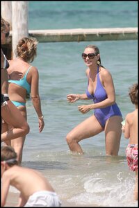 uma thurman in costume blu 02.jpg