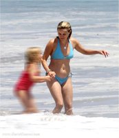 reese witherspoon in bikini 05.jpg