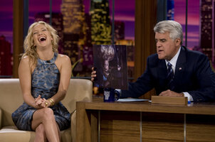 kate hudson al tonight show 08.jpg