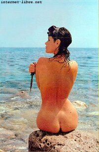 corinne clery al mare 13.jpg