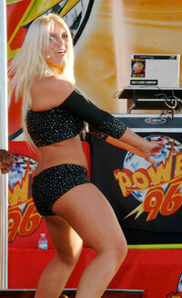 brooke hogan in concerto 06.jpg