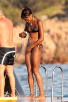 naomi campbell in bikini 02.jpg