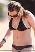 hilary duff in bikini 27.JPG