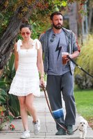 ana-de-armas-and-ben-affleck-out-with-their-dog-in-los-angeles-05-25-2020-13.jpg