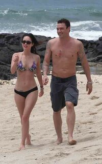 megan fox in bikini 03.jpg