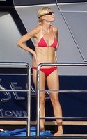 gwyneth paltrow in bikini 09.jpg