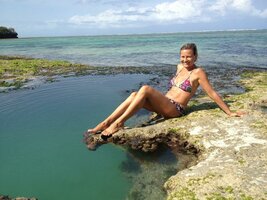 antonella elia in bikini 06.jpeg