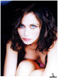 emmanuelle beart in max 03.jpg