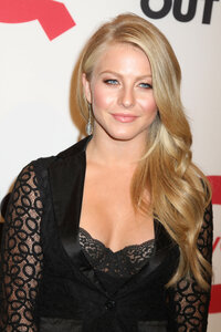julianne hough al gala 08.jpg