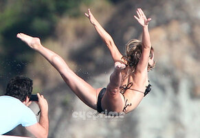 julianne hough in bikini nero 18.jpg