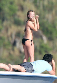 julianne hough in bikini nero 22.jpg
